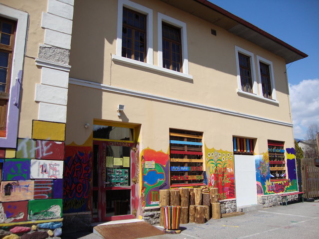 unser Veranstaltungs- und Spieleraum mit Atelier