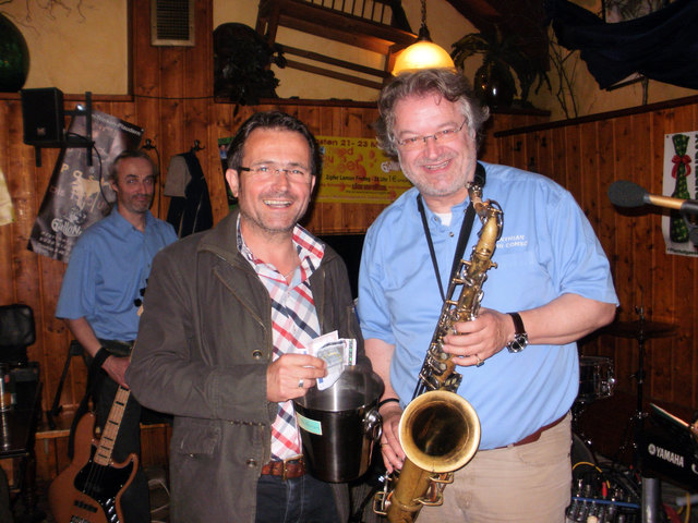 Hier die Infos zu Maximilian: http://tvkaernten.at/videos/view/196