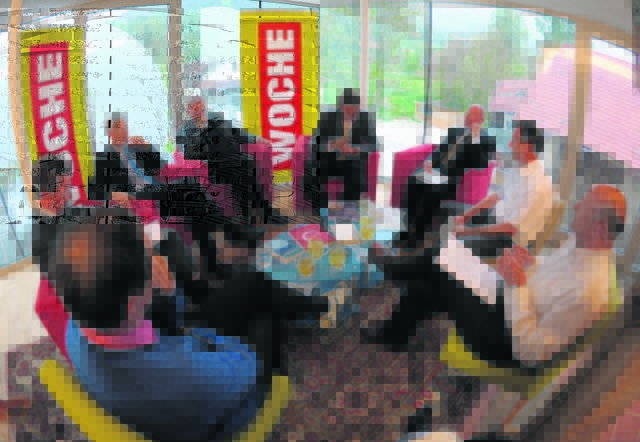 Experten im „rem“ diskutieren über Staatsschulden und Finanzsystem, Foto: Hude