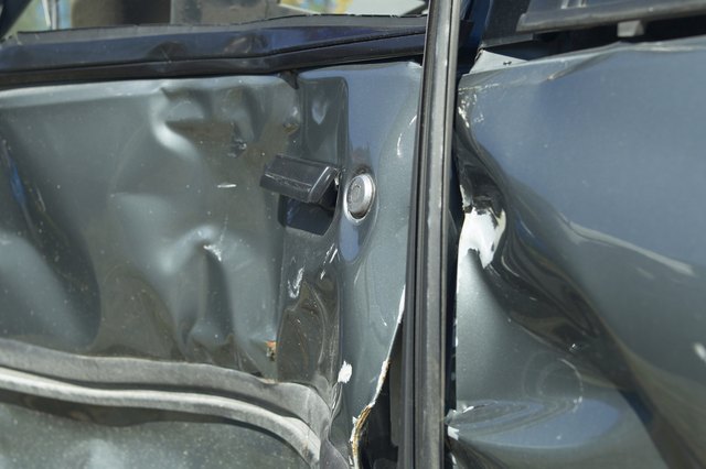 Gerufen wird die Autobahnpolizei nicht nur zu Verkehrsunfällen. In Schwerpunktkontrollen werden Alkohollenker oder Raser aus dem Verkehr gezogen | Foto: photos.com