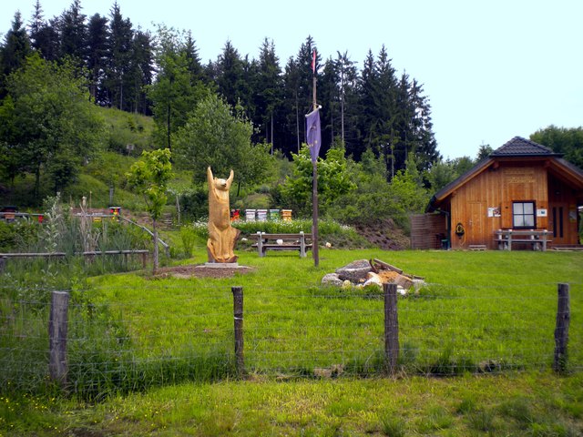 Naturlehrpfad / Bienenwelt Bründl