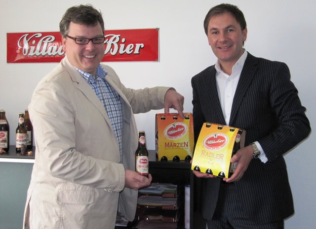 Präsentieren die neuen "Sixpacks": die Villacher Bier-Vorstände Clemens Aigner und Josef Pacher