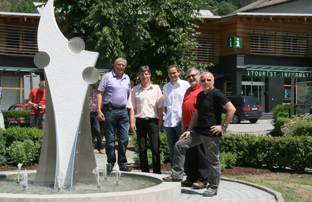 v.l.: TVB Obmann bernhard Riml, Bgm Hansjörg Falkner, TVB Funktionär Christoph Rauch, Dir Hubertus Viehweider, Fachoberlehrer Bernhard Moser | Foto: Auer