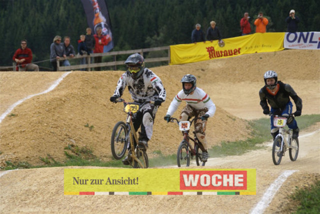 BMX ísterreich - Ungarn in Mühlen


 - Fotos: Hans Georg Ainerdinger
