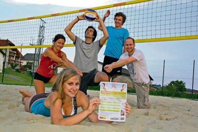 Die regionale Beachvolleyballserie setzt mit dem Turnier in Gnas zum Endspurt an.
Alle Infos auf www.vulkanlandbeachcup.at. Foto: WOCHE