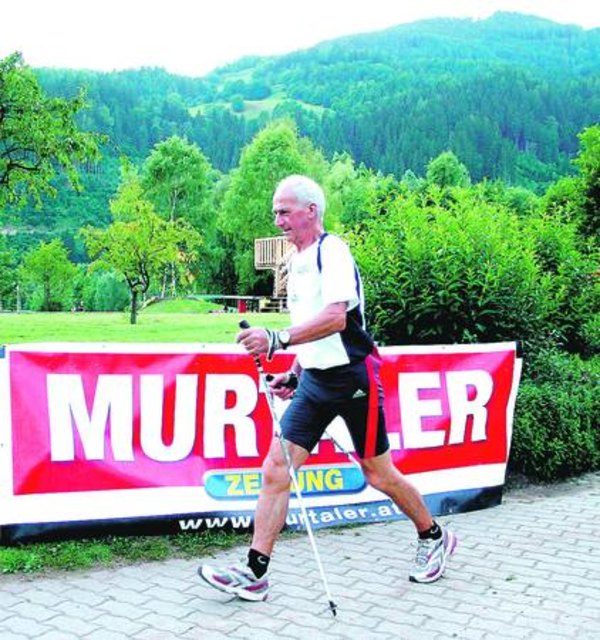 Walter Geckle möchte einen neuen 24 Stunden-Nordic-Walking-Weltrekord aufstellen. 	

Foto: KK