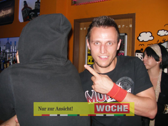 Es ist wieder eine neue Eventreihe, die die Scheinbar unter dem  Namen "Candy Club" Mittwochnacht einweihte! Und weil Süßigkeiten vor allem Frauen so glücklich machen, gab es Lollies, Fizzers und andere Kalorienbomben gleich gratis dazu!