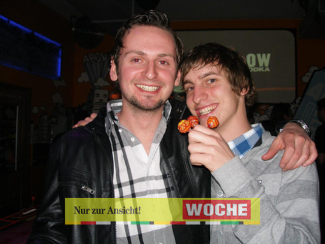 Es ist wieder eine neue Eventreihe, die die Scheinbar unter dem  Namen "Candy Club" Mittwochnacht einweihte! Und weil Süßigkeiten vor allem Frauen so glücklich machen, gab es Lollies, Fizzers und andere Kalorienbomben gleich gratis dazu!