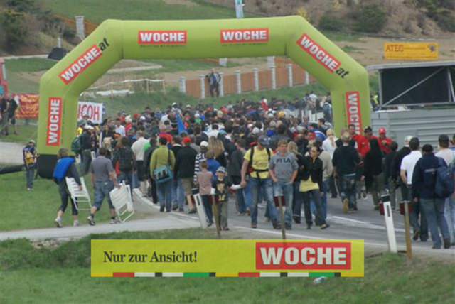 30.000 Motorsportfans erlebten beim 38. Rechbergrennen wie der Italiener Simone Faggioli mit 1:55,690 einen neuen Streckenrekord aufstellte. Fotos: Tom Dormann