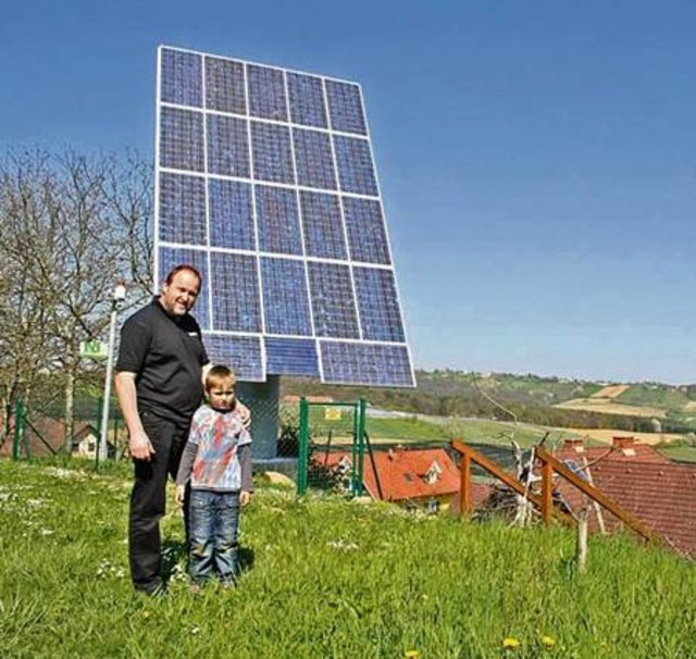 Edwin Puff macht sich die Gratis-Energie der Sonne zunutze und versorgt so seinen Haushalt in Deutsch Haseldorf mit Strom.