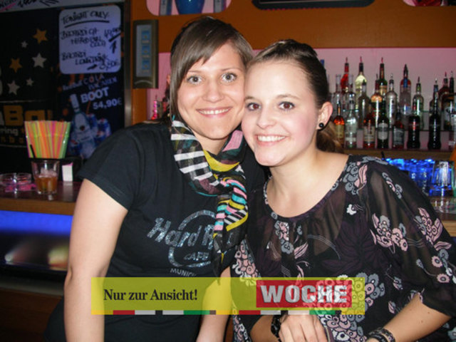 Es ist wieder eine neue Eventreihe, die die Scheinbar unter dem  Namen "Candy Club" Mittwochnacht einweihte! Und weil Süßigkeiten vor allem Frauen so glücklich machen, gab es Lollies, Fizzers und andere Kalorienbomben gleich gratis dazu!