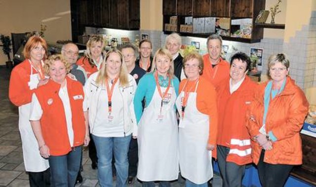 Im ehemaligen Fischgeschäft in der Herzog-Ernst-Gasse in Bruck werden jeden Samstag von freiwilligen Helferinnen und Helfern Lebensmittel an bedürftige Menschen verteilt. FOTOFROSCH