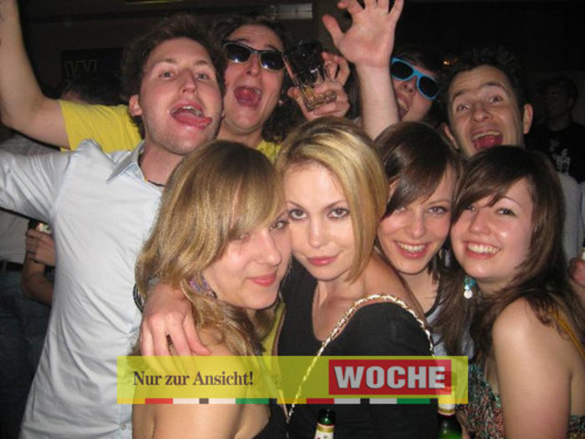 Egal, ob man sie mag oder nicht - zur Musik der 90er Jahre wird einmal im Monat ordentlich abgetanzt. So ließ auch diesmal das Partyvolk nicht lange auf sich warten, als die Postgarage wieder zu den "Worst of the 90s" lud. -NH-