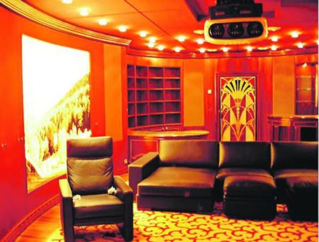 Ein kleiner Einblick in die Moskauer Luxusvilla von Multimilliardär und ?FC Chelsea?-Besitzer Roman Abramowitsch. Auch die Fladnitzer Tischlerei Josef Göbel hat daran mitge-
arbeitet.