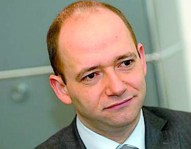 Der 1973 in Judenburg geborene Publizist Thomas Hofer gehört heute zu den bekanntesten österreichischen Politik-Beratern. Sein neuestes Buch ?Die Tricks der Politiker? soll mithelfen, Wählerinnen und Wähler aus einer gewisser Hilflosigkeit zu professionel