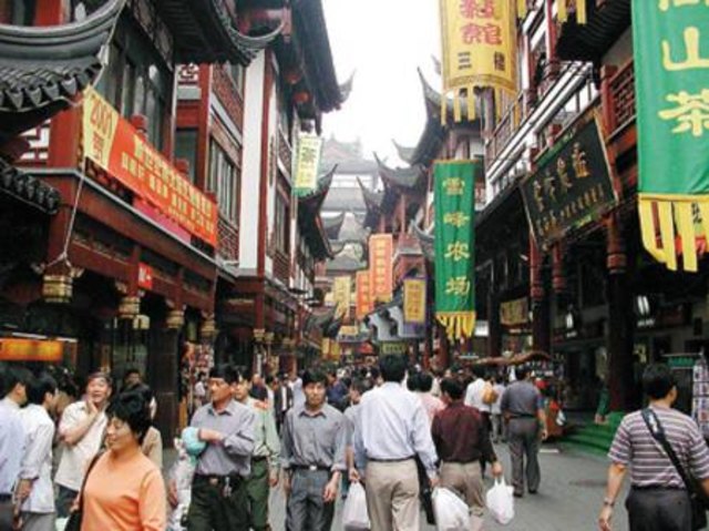 In der chinesischen Metropole Shanghai an der Yang-tse-Mündung leben rund 19 Millionen Menschen. WEEBER