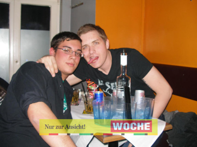 Es ist wieder eine neue Eventreihe, die die Scheinbar unter dem  Namen "Candy Club" Mittwochnacht einweihte! Und weil Süßigkeiten vor allem Frauen so glücklich machen, gab es Lollies, Fizzers und andere Kalorienbomben gleich gratis dazu!