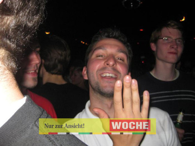 Egal, ob man sie mag oder nicht - zur Musik der 90er Jahre wird einmal im Monat ordentlich abgetanzt. So ließ auch diesmal das Partyvolk nicht lange auf sich warten, als die Postgarage wieder zu den "Worst of the 90s" lud. -NH-