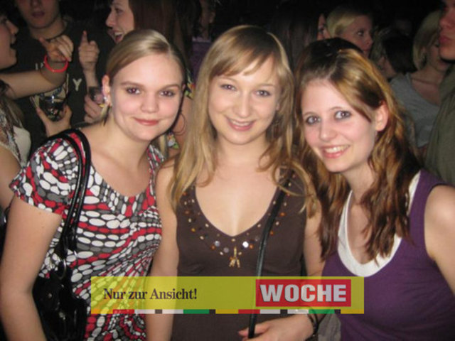 Egal, ob man sie mag oder nicht - zur Musik der 90er Jahre wird einmal im Monat ordentlich abgetanzt. So ließ auch diesmal das Partyvolk nicht lange auf sich warten, als die Postgarage wieder zu den "Worst of the 90s" lud. -NH-