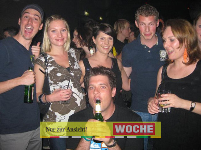 Egal, ob man sie mag oder nicht - zur Musik der 90er Jahre wird einmal im Monat ordentlich abgetanzt. So ließ auch diesmal das Partyvolk nicht lange auf sich warten, als die Postgarage wieder zu den "Worst of the 90s" lud. -NH-