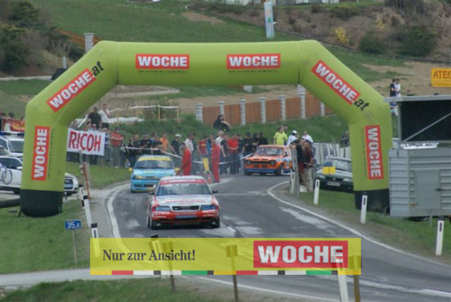 30.000 Motorsportfans erlebten beim 38. Rechbergrennen wie der Italiener Simone Faggioli mit 1:55,690 einen neuen Streckenrekord aufstellte. Fotos: Tom Dormann