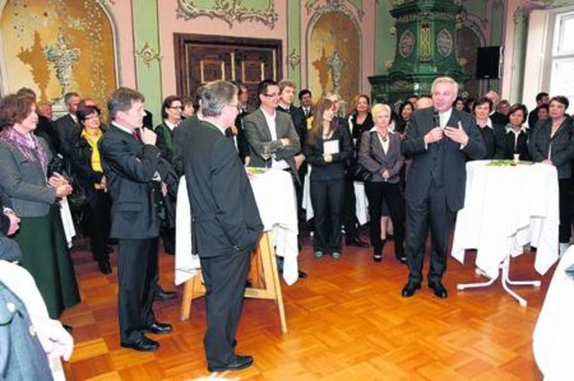 Zahlreiche Verantwortungsträger aus dem Bezirk nutzten die Möglichkeit mit Landeshauptmann-Stellvertreter Hermann Schützenhöfer ins Gespräch zu kommen
