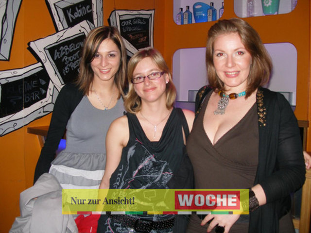 Es ist wieder eine neue Eventreihe, die die Scheinbar unter dem  Namen "Candy Club" Mittwochnacht einweihte! Und weil Süßigkeiten vor allem Frauen so glücklich machen, gab es Lollies, Fizzers und andere Kalorienbomben gleich gratis dazu!