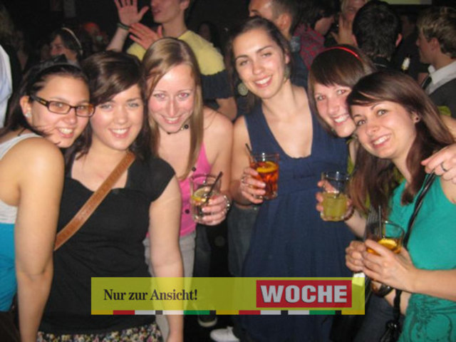 Egal, ob man sie mag oder nicht - zur Musik der 90er Jahre wird einmal im Monat ordentlich abgetanzt. So ließ auch diesmal das Partyvolk nicht lange auf sich warten, als die Postgarage wieder zu den "Worst of the 90s" lud. -NH-