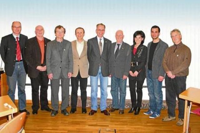 Der Vorstand und die ausgezeichneten Funktionäre des Feldbacher Sportvereines