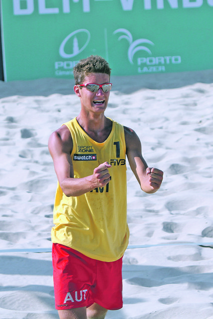 Simon Schörghofer im Einsatz für das Nationalteam. | Foto: fivb.org