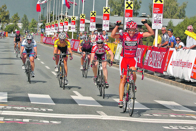 Jubel im Ziel in der Wieshoferstraße; | Foto: masterswm