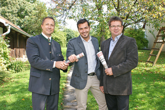 V. l.: Thomas Reiter übergab an den GF Andreas Rath und Otto Sapper.