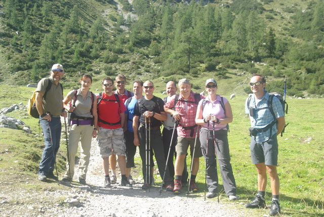 Gute Lokalkenntnisse sind für die Polizisten unerlässlich. Daher stehen auch Bergtouren und Ausflüge auf dem Programm.�Foto: Privat