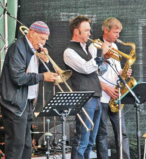 Joschi Schneeberger und Erich Kleinschuster (Bild) gaben die Topacts des Sonntages ab. Davor stand eine Jazzmesse in der Kirche am Programm.