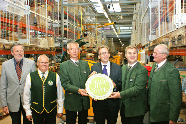 LR. Christian Buchmann präsentierte KWB als Vorzeigebetrieb der Wirtschaft. | Foto: WZ