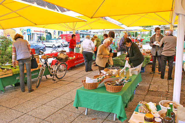 Egal ob zur warmen oder kalten Jahreszeit – beim Weizer Bauernmarkt werden das ganze Jahr über bäuerliche Produkte aus der Region angeboten.