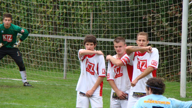 Lipse versucht einen Freistoß.....