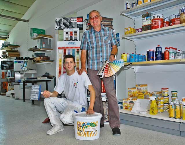 Markus Fartek mit Lehrherrn Walter Weinrauch, der hinsichtlich seines erfolgreichen Nachwuchses gut lachen hat.