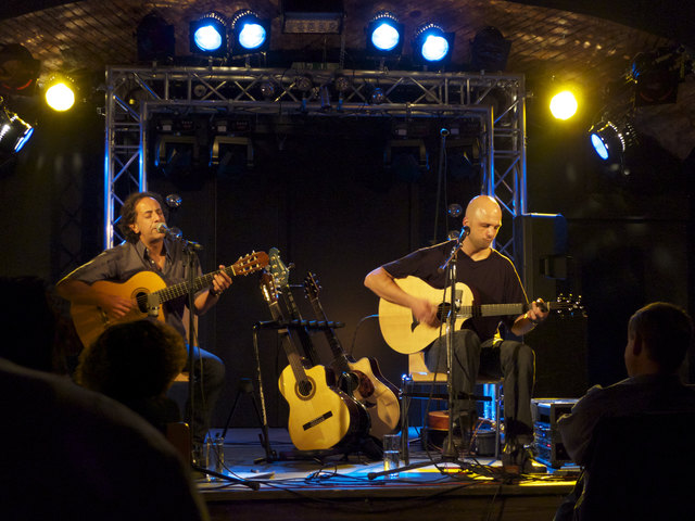 Mario Berger, Martin Moro und ihre Gitarren | Foto: Michael Vorraber