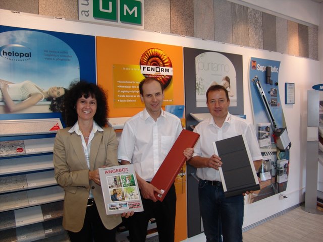 V. l.: GF Margit Gasser (Lieb-Markt), Baustoff-Berater Pessl und STOL Pölzl.