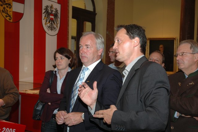 LH Dörfler mit Kurator Mag. Wlattnig