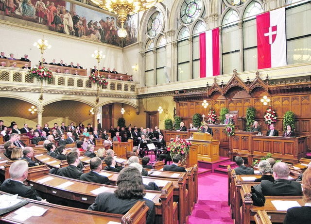 100 Mandate sind im Wiener Gemeinderat, 1.112 Sitze in den 23 Bezirksparlamenten zu vergeben.