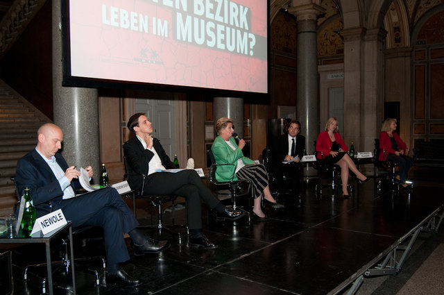 Am Podium: Karl Newole, Rainer Fussenegger, Ursula Stenzel, Daniela Stepp  und Jutta Brunner-Blasek (v.l.). | Foto: MAK/Murell
