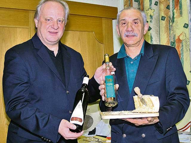 Gerhard Ebner (l.) und Otmar Wernhard: ein eingespieltes „Wein&Käse“-Team.