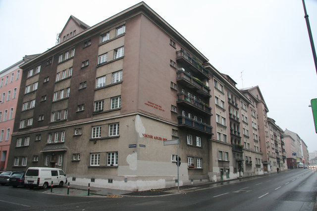 Der Victor-Adler-Hof in der Triester Straße 57-65. | Foto: Wolff