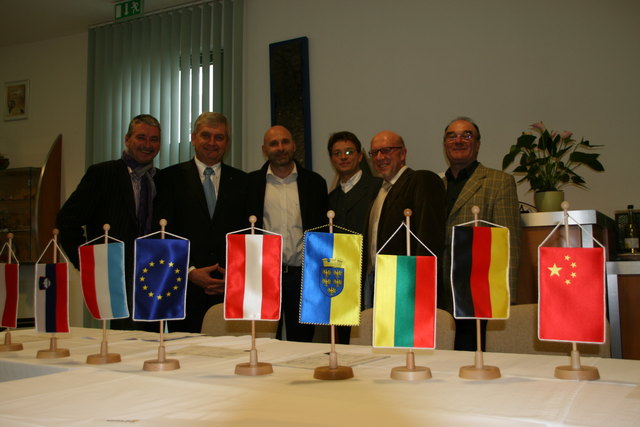 Positive Bilanz zogen die Projektbeteiligten Bgm. Rudolf Friewald, LA Bgm. Alfred Riedl (GVA), Univ. Prof. Peter Heck, Josef Meisl und Siegfried Schönbauer (SEMS/GVA).