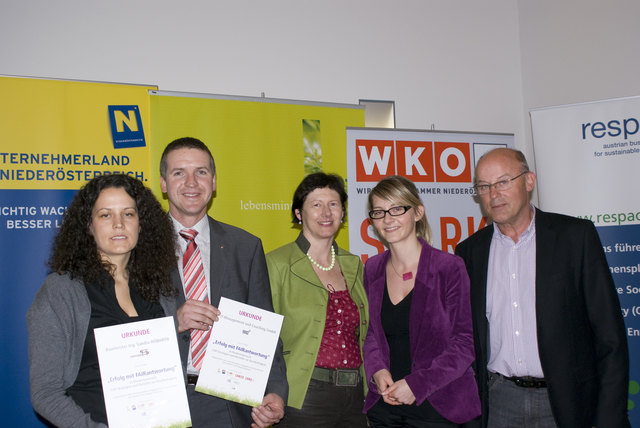 Baumeister Sandra Höbarth, Thomas Knapp (IT-Management & Coaching GmbH), CSR-Beraterin Christa Spreitzer, Lisa Weber (respACT) und Johann Stixenberger (Die Hoflieferanten). | Foto: privat