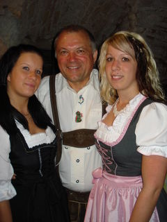 Zu Deiner Suche gibt es 11 Anzeigen im Bereich Erotik. Zu Erotik wechseln der Rest interessieren mich nicht. 09.04.2020 138 km, Knigstetten. Merken alte frau sucht mann in Linz - Bekanntschaften - Partnersuche