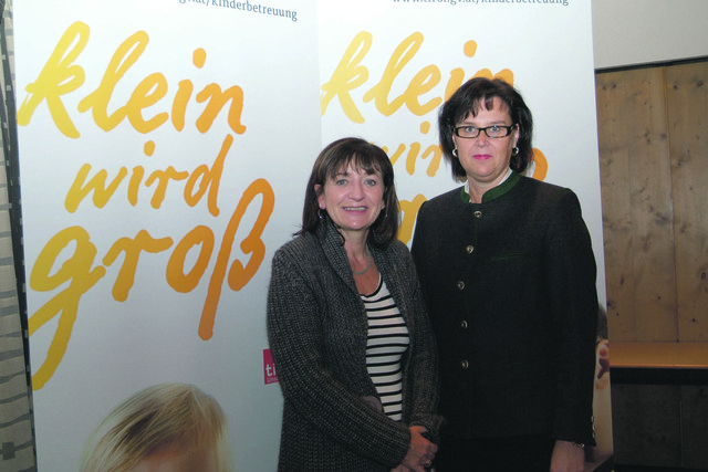 Bildungs-Landesrätin Beate Palfrader und Kindergarteninspektorin Michaela Hutz präsentierten das neue Kinderbetreuungsgesetz.
