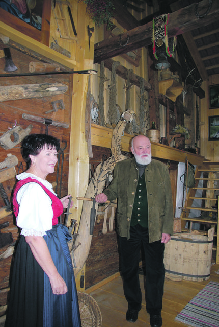 Kathi Kitzbichler im Gespräch über die Nagelschmiede. | Foto: Kitzbichler